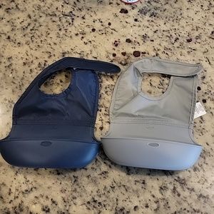 2 roll up oxo bibs